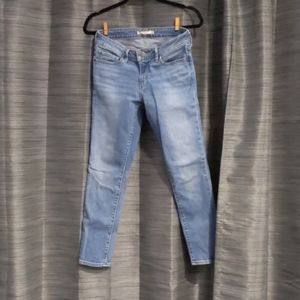 711 Levi Jeans